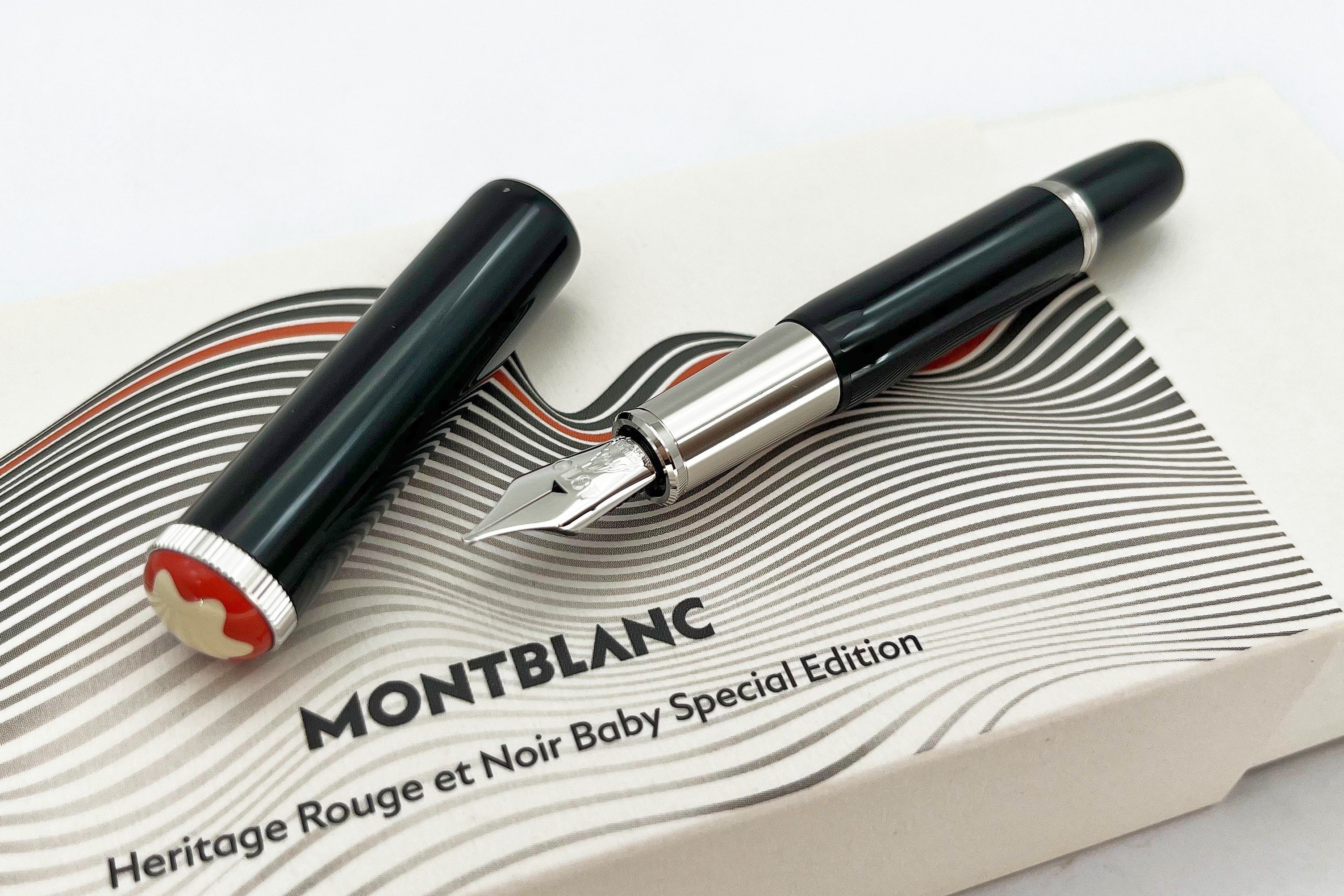 MontblancMB127800SEHeritageRougeEtNoirBabyBlackFP_1